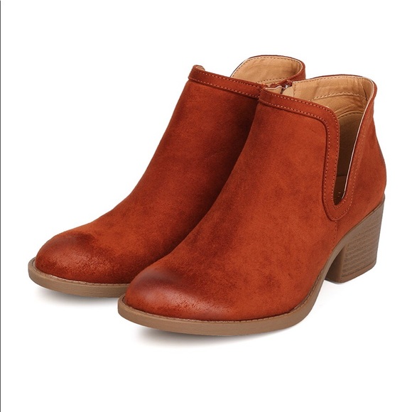 Shoes - Wine Color Suede Booties✨🧡
